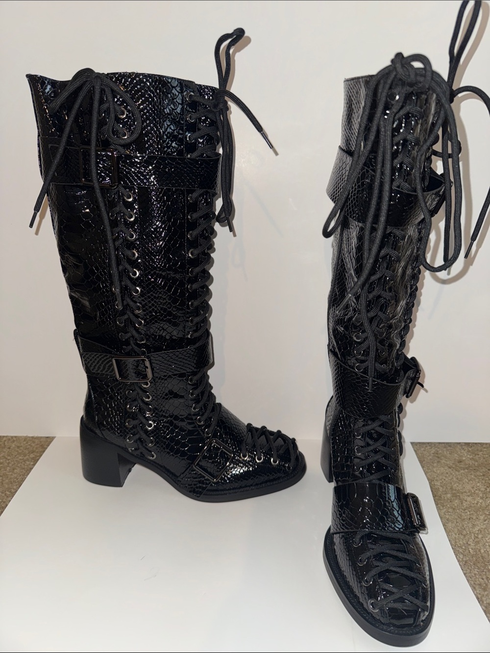 AZALEA WANG MAKAR BLACK CROC LACE UP DETAIL BOOT size 7